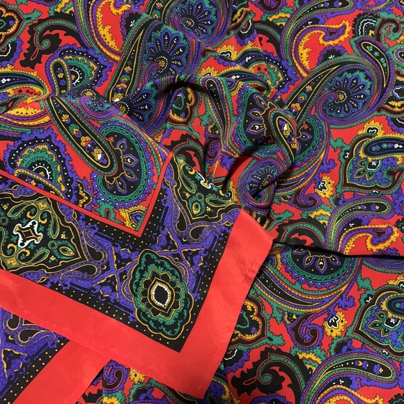 💗Vintage Paisley Silk Scarf - Picture 2 of 3